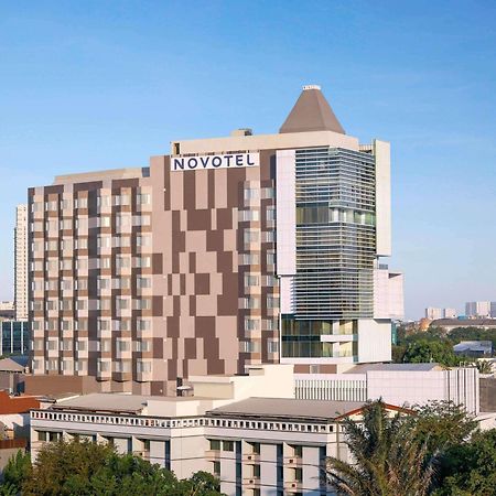 Novotel Jakarta Cikini Exterior photo